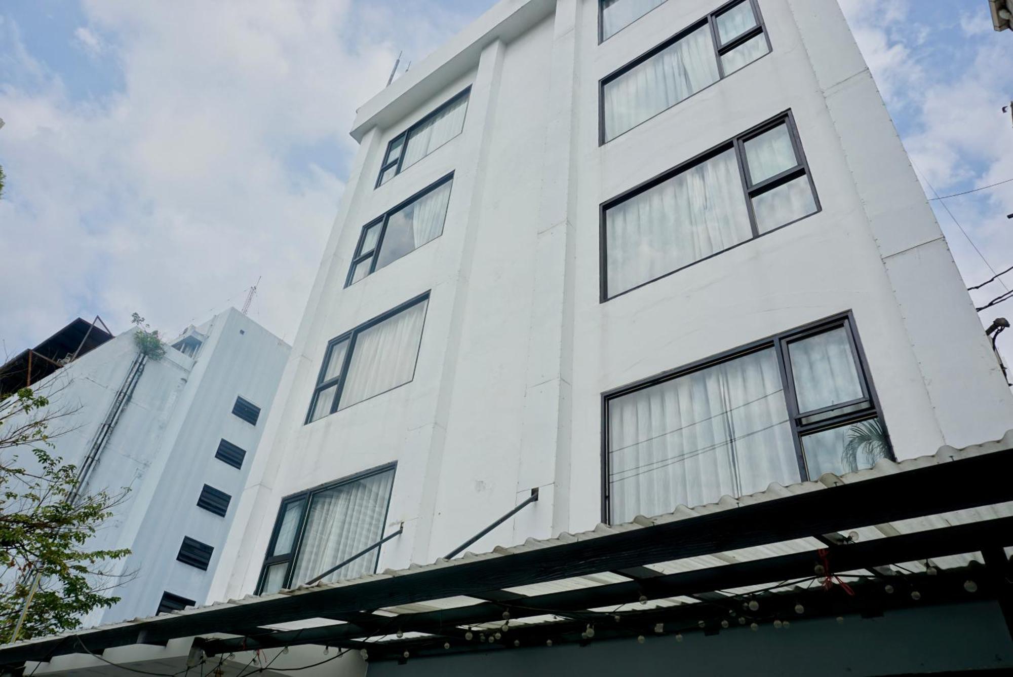 Hip And Funky Apartment Silom Soi 3, With Rooftop View Bangkok Extérieur photo