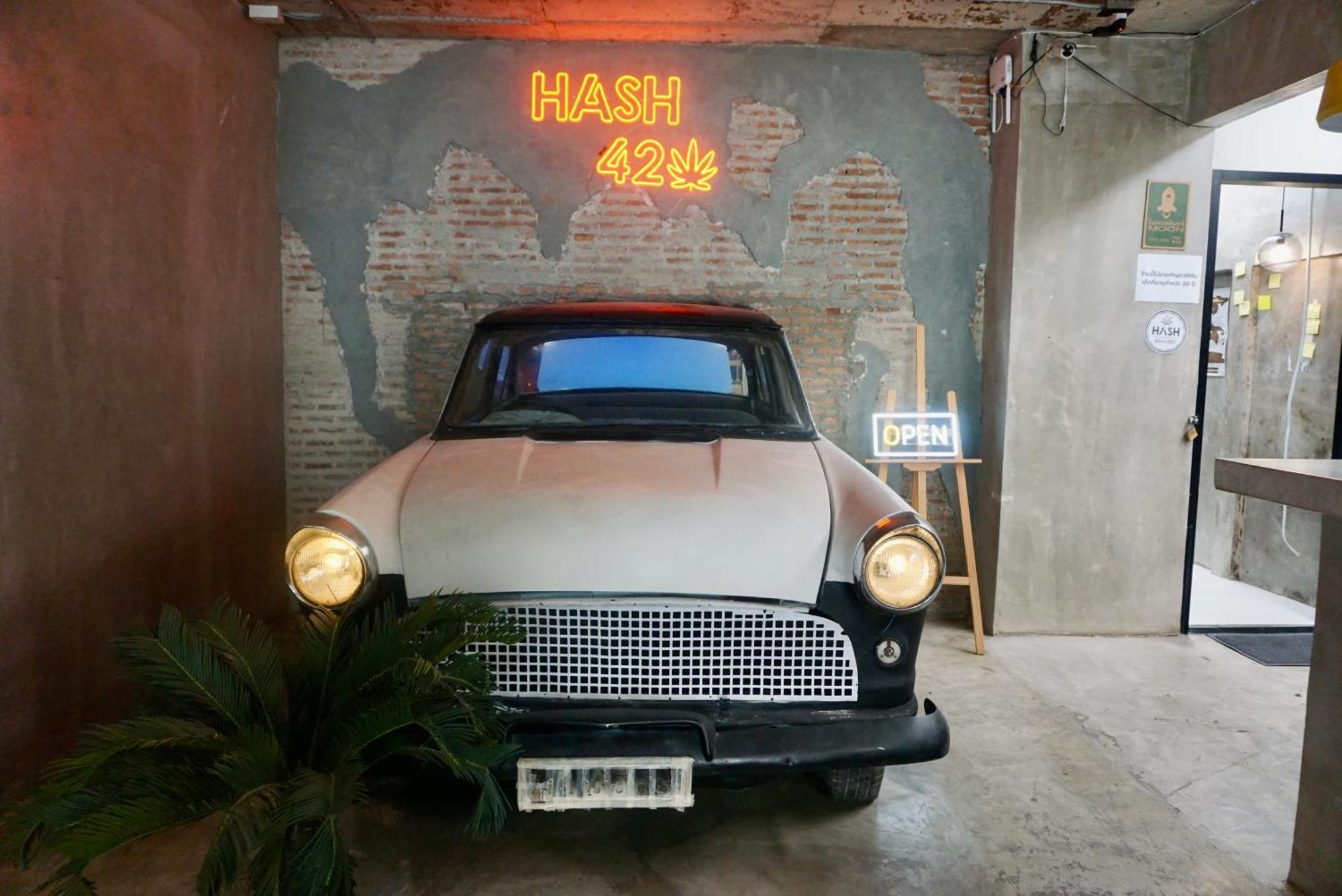 Hip And Funky Apartment Silom Soi 3, With Rooftop View Bangkok Extérieur photo