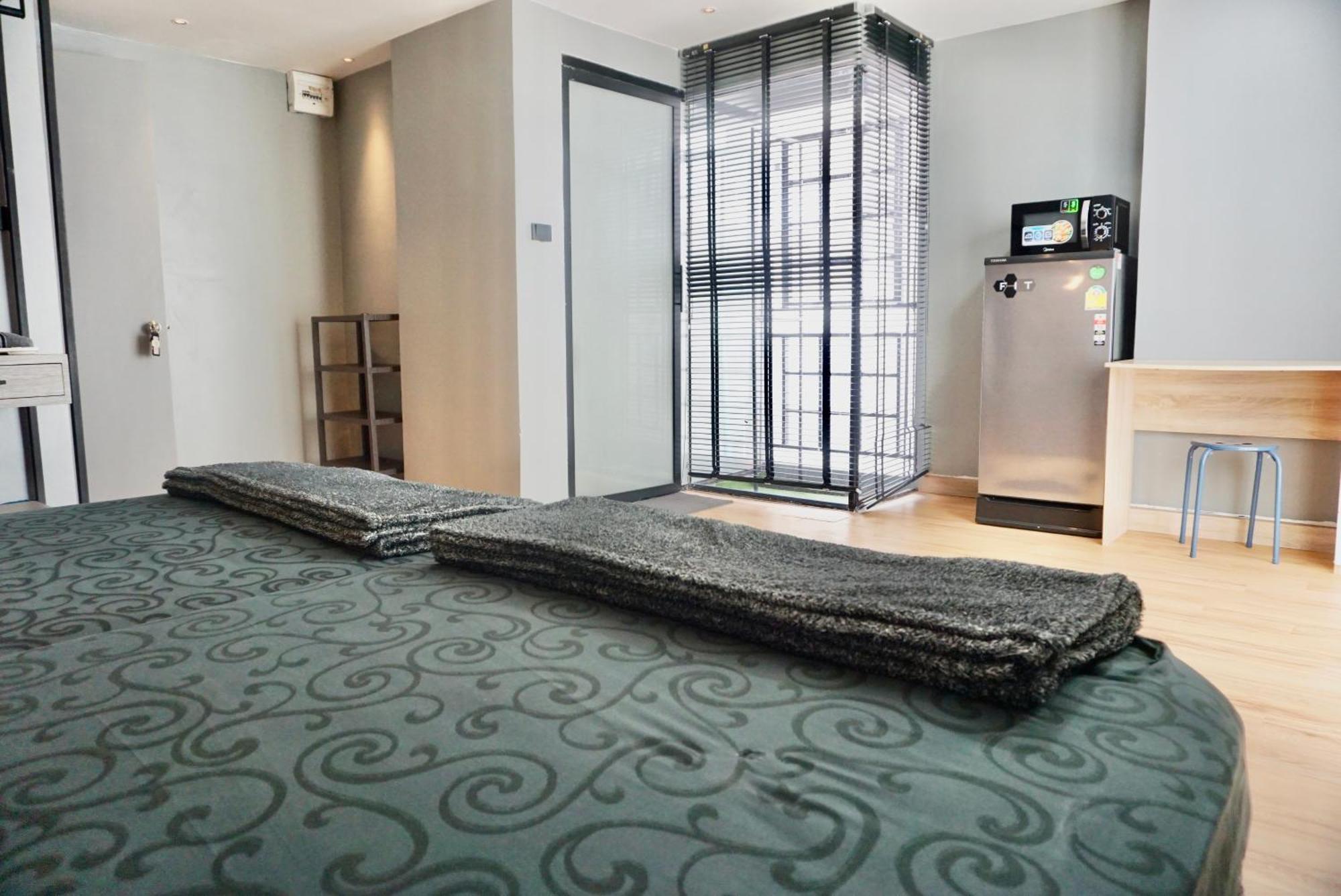 Hip And Funky Apartment Silom Soi 3, With Rooftop View Bangkok Extérieur photo